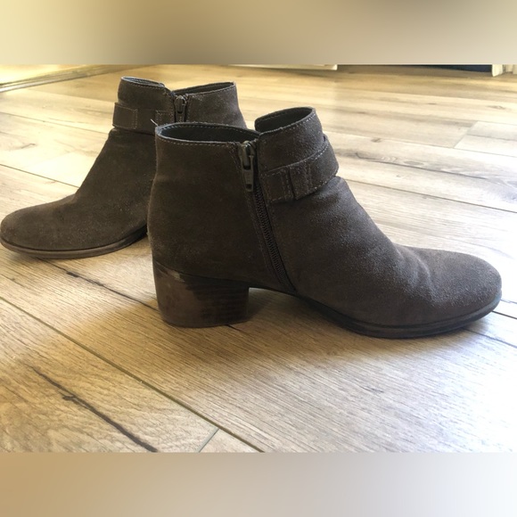 NATURALIZER Drewe Suede Buckle Bootie - Size 9 - Picture 7 of 11